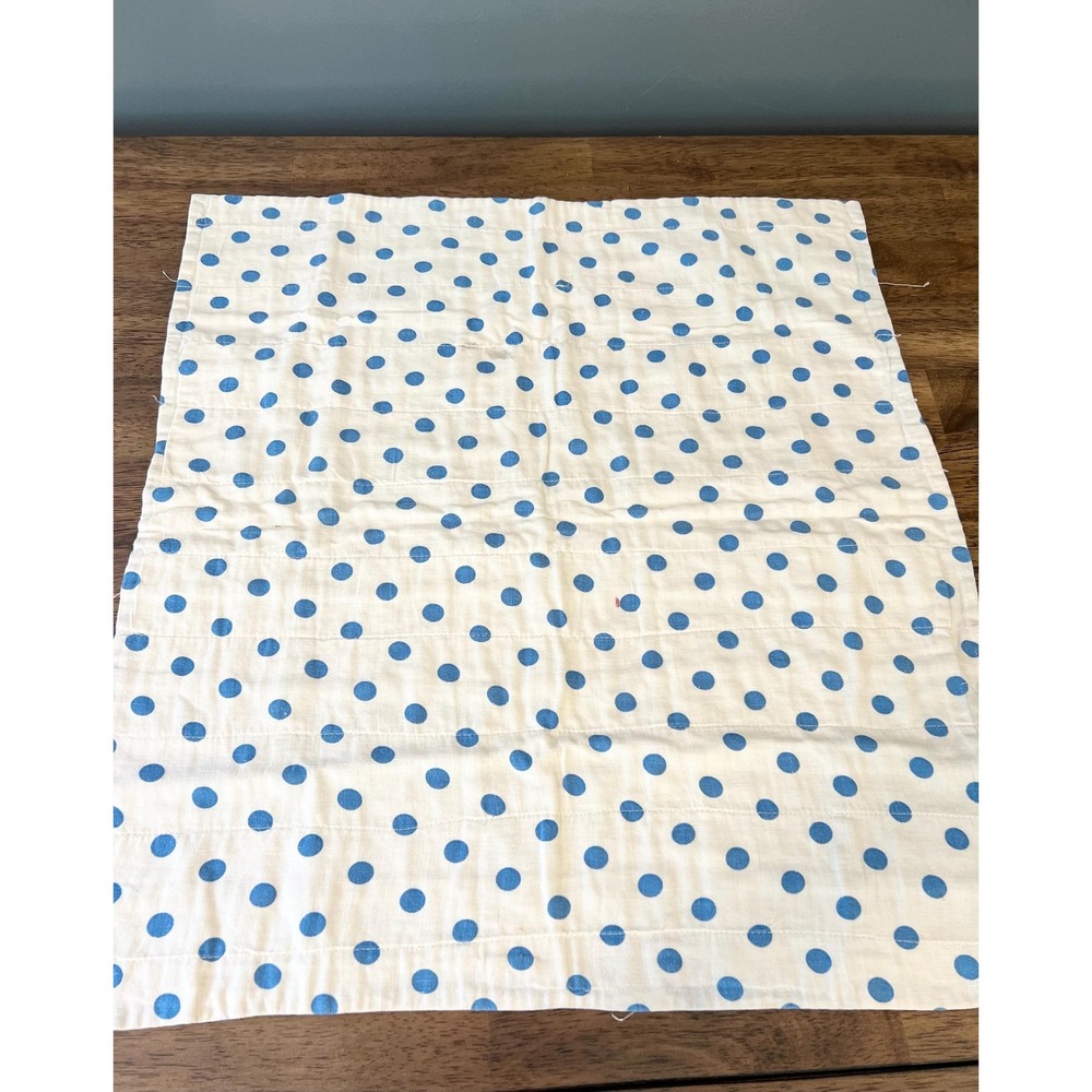 Vintage quilted table topper doll quilt 20x22" polka dot backing - Picture 6 of 7